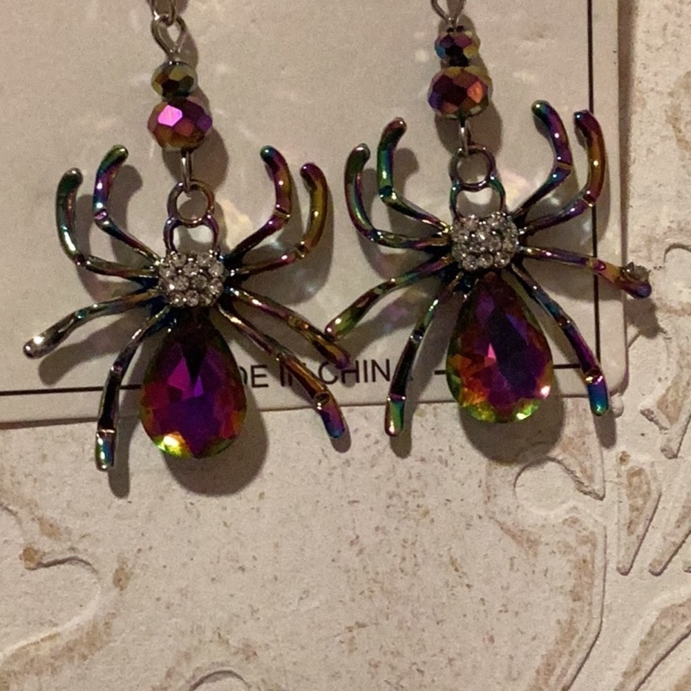 Bejeweled spider earrings - Picture 3 of 4